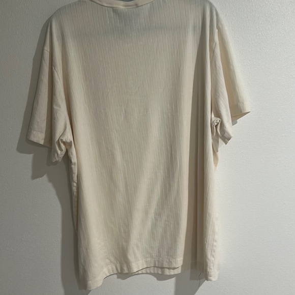 H&M Cream Short Sleeve‎ Tee - Picture 5 of 5